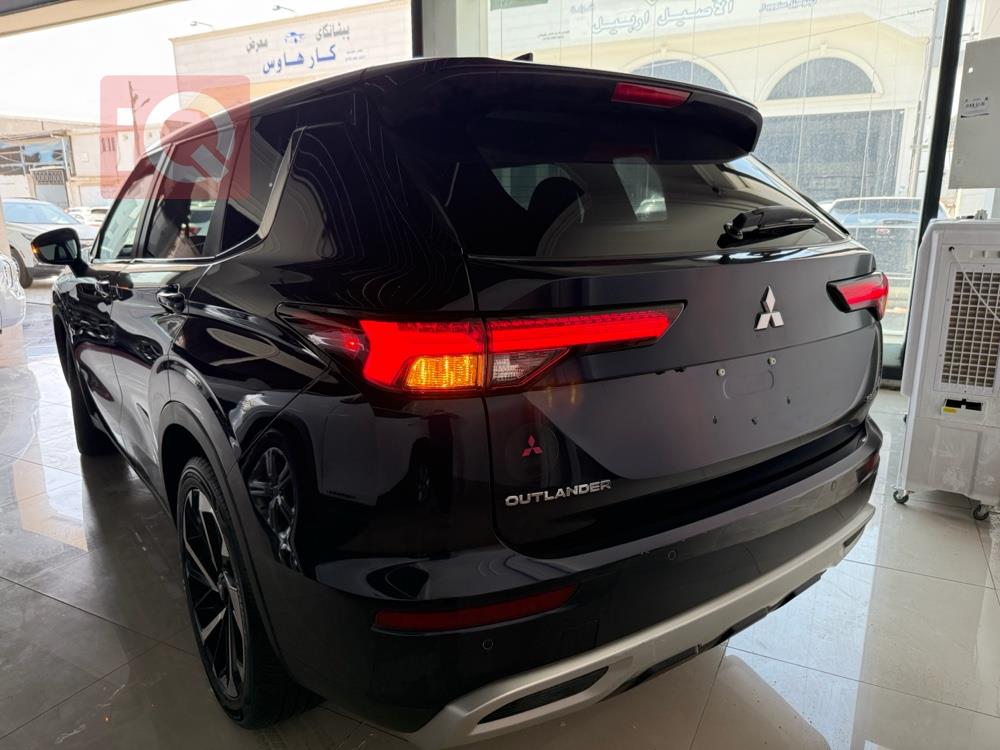 ميتسوبيشي اوتلاندر